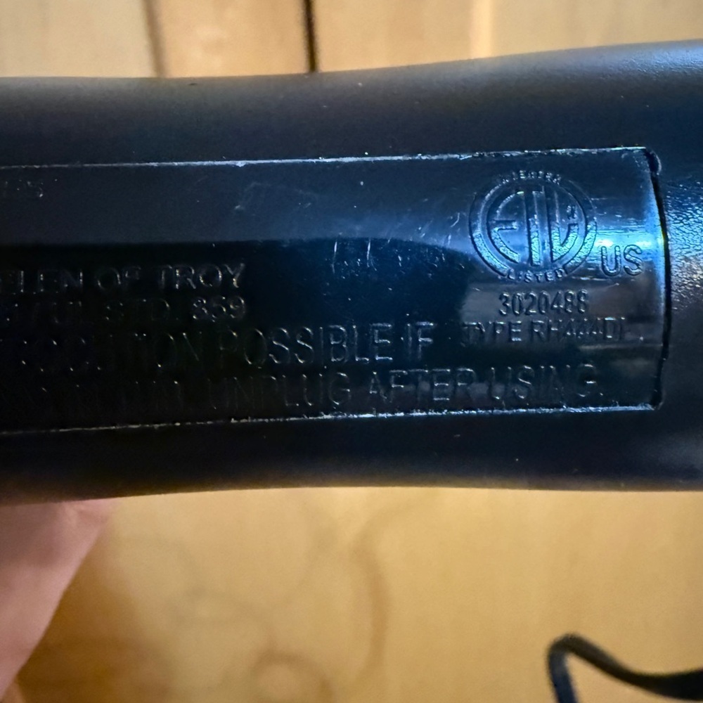 Revlon Ceramic Black and Silver Hair Styling Tool - Picture 8 of 8